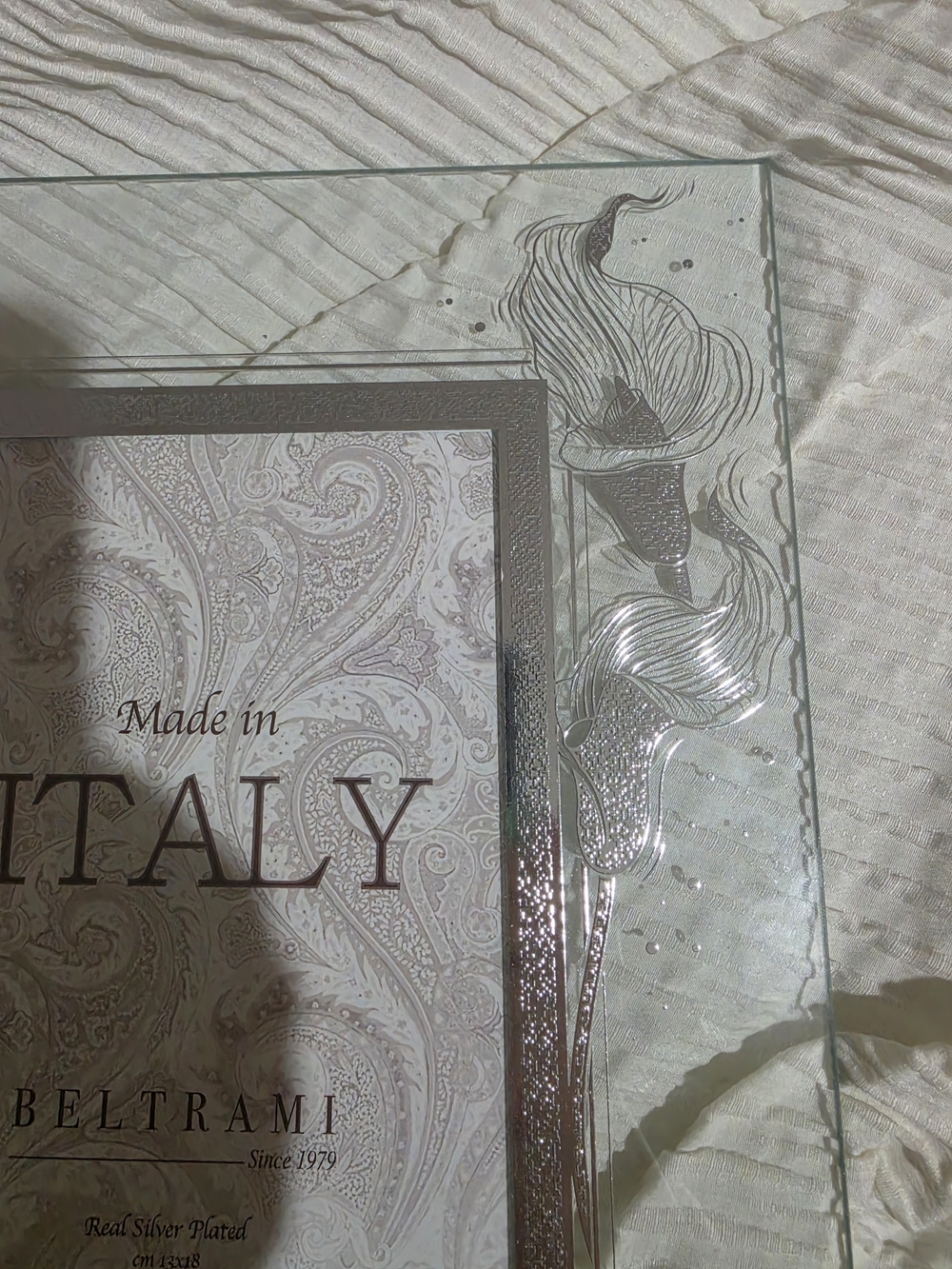 Made In Italy Etched Flower Frame- Minor Damage In The Lefthand Corner - Picture 2 of 5
